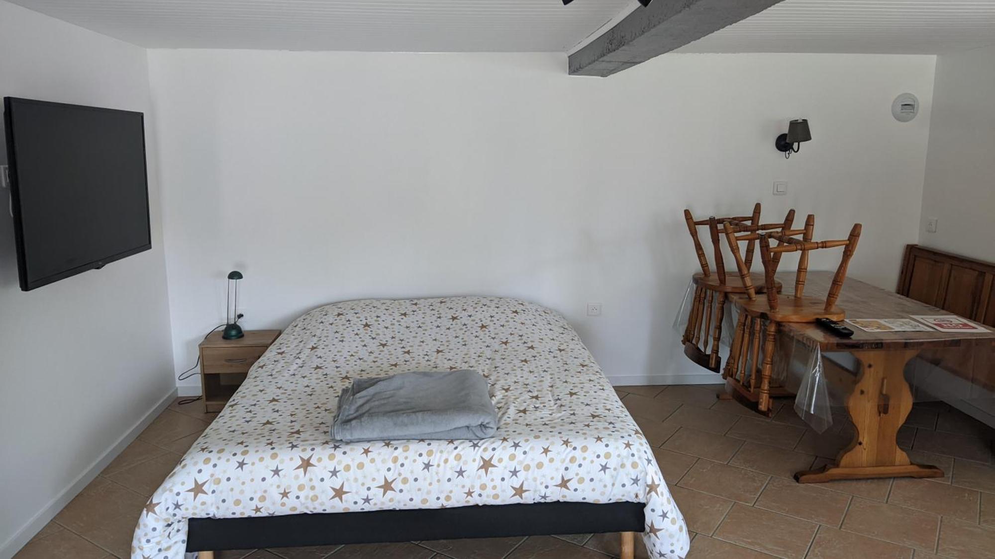 Studio A La Campagne Dans Corps De Ferme Renovee Chancey Zimmer foto