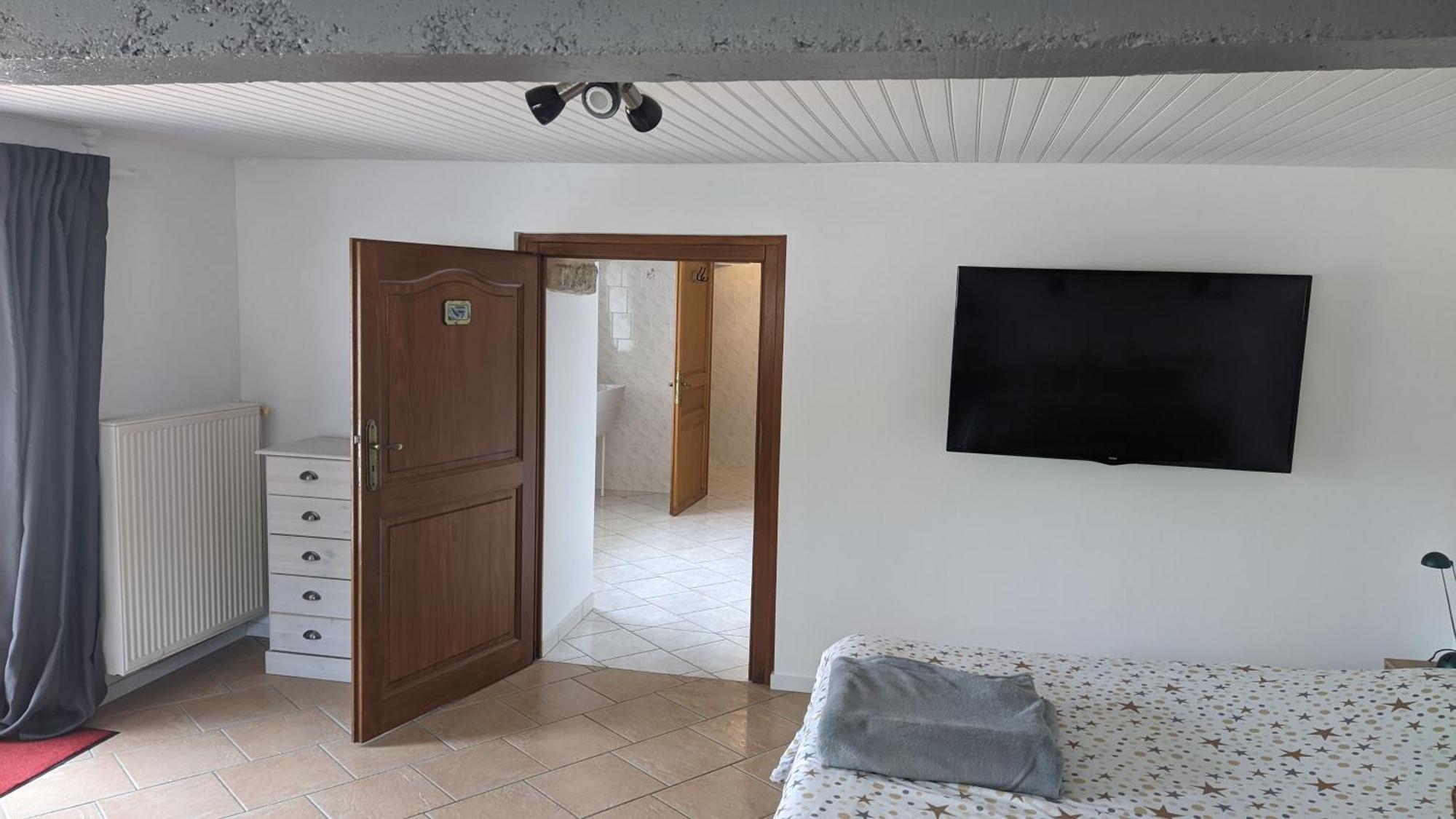 Studio A La Campagne Dans Corps De Ferme Renovee Chancey Zimmer foto